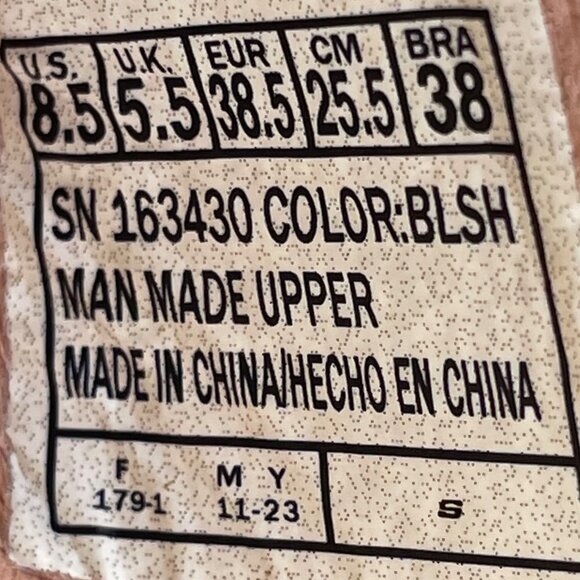 Skechers Women’s Blush Pink Buckle Strap Relaxed Fit Yoga Foam Sandals Sz US 8.5 - Picture 6 of 7